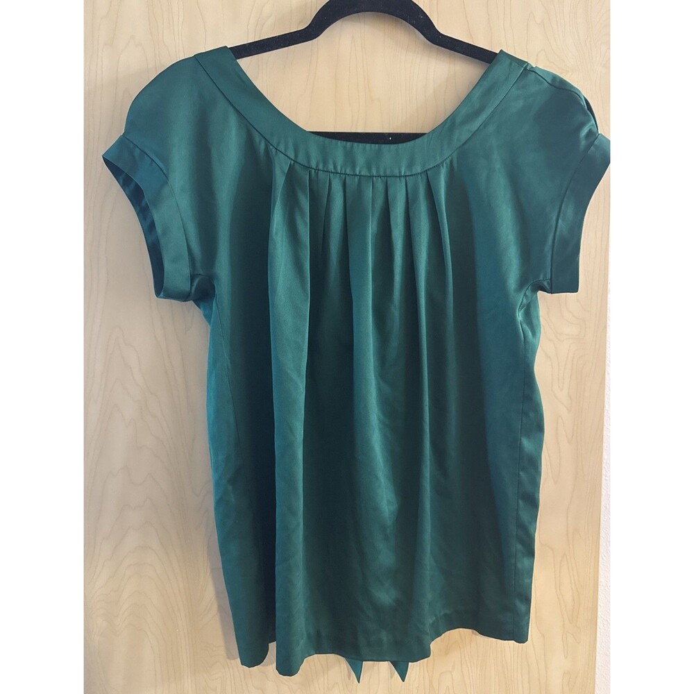 Banana Republic Shortsleeve Satin Blouse Green Wide Scoop Neck Size Small